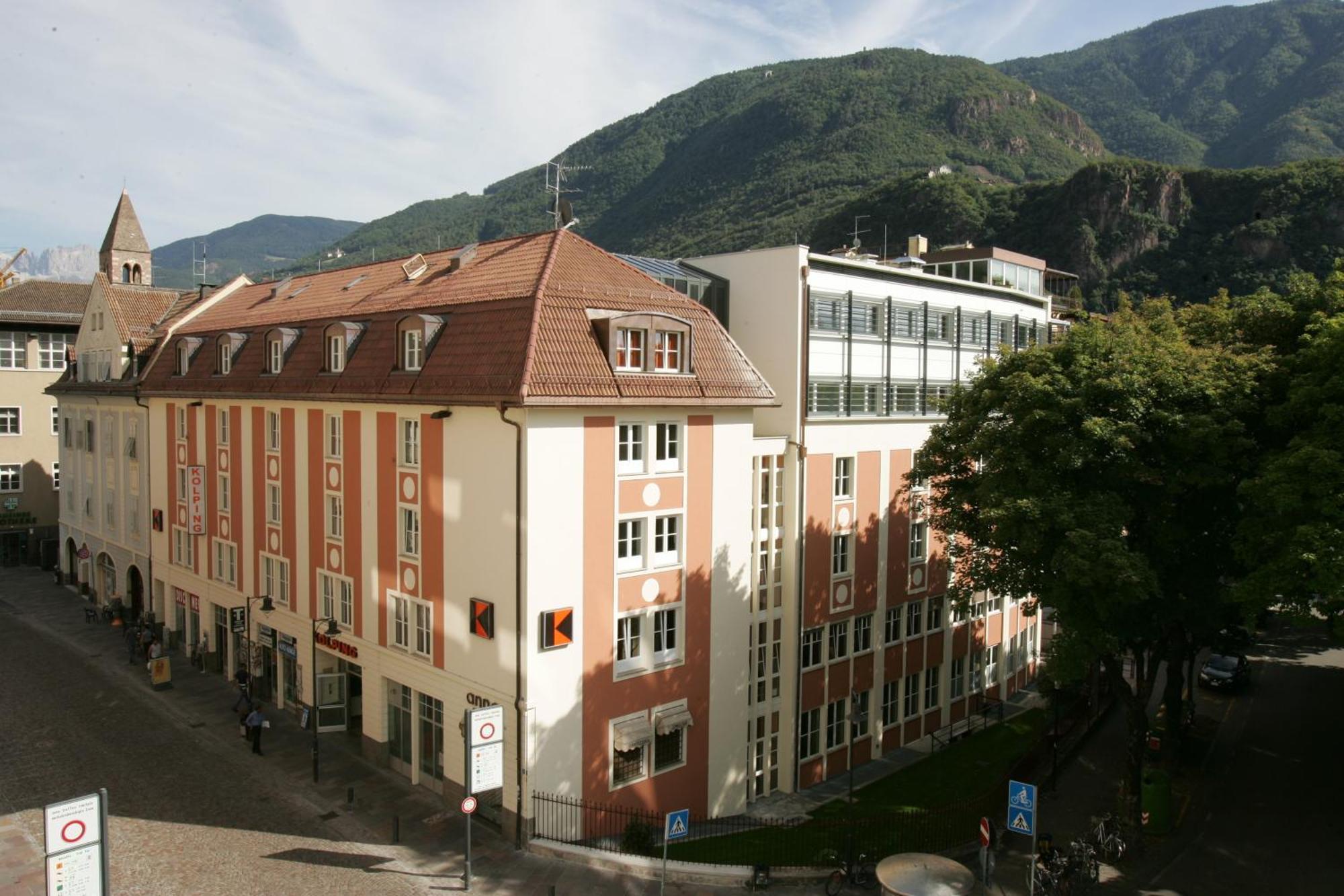 Kolpinghaus Bolzano Hotel Екстериор снимка